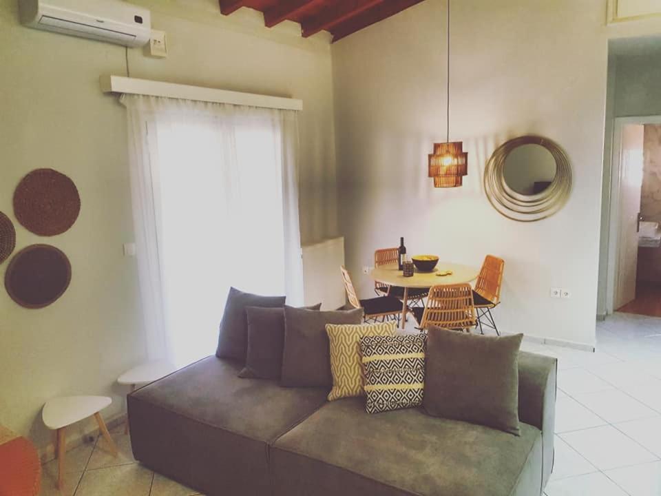 העיירה סקיאתוס Avres Apartment One מראה חיצוני תמונה